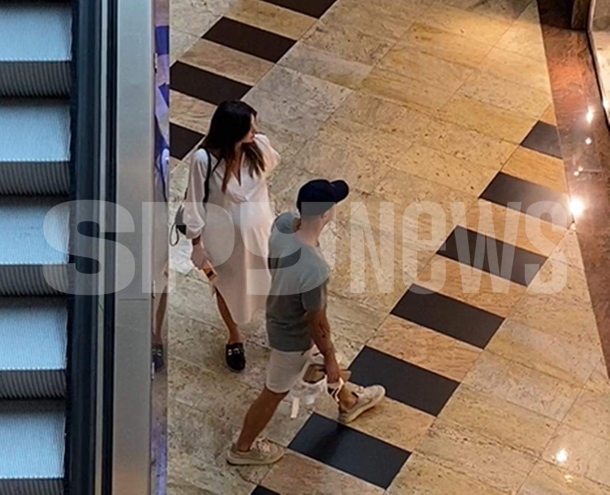 Alice Cavaleru poate naște în orice moment, dar soția lui Vladimir Drăghia nu uită să meargă la mall. Cum a fost surprinsă alături de soț / PAPARAZZI