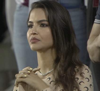 Cum a fost surprinsă Sandra Mutu pe stadion. Iubita celebrului fotbalist a atras toate privirile: "Haideți odată!" / FOTO