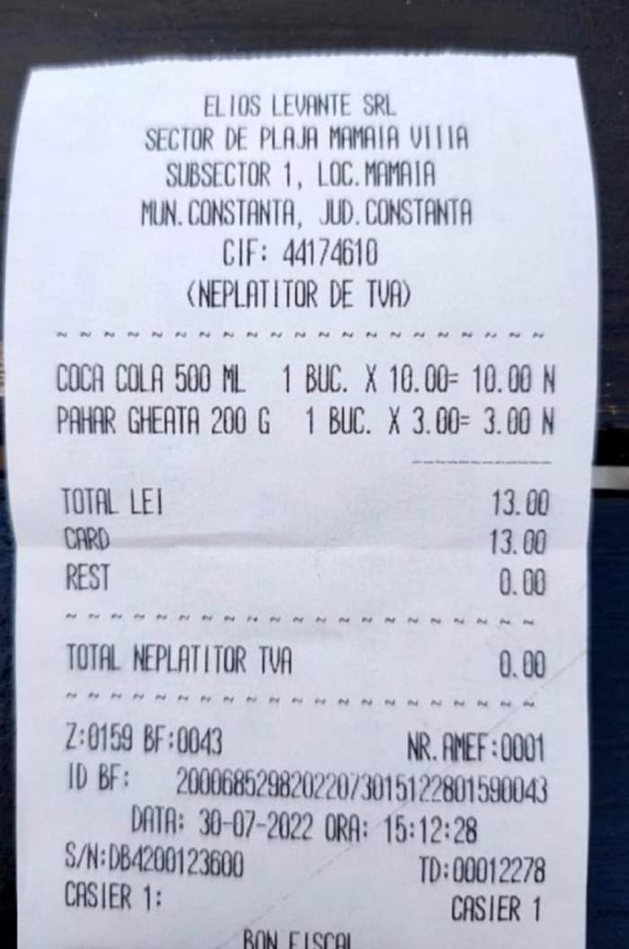 Un turist a fost pus să plătească separat gheața din paharul cu suc, în Mamaia. Incredibil cât a plătit pentru o băutură / FOTO