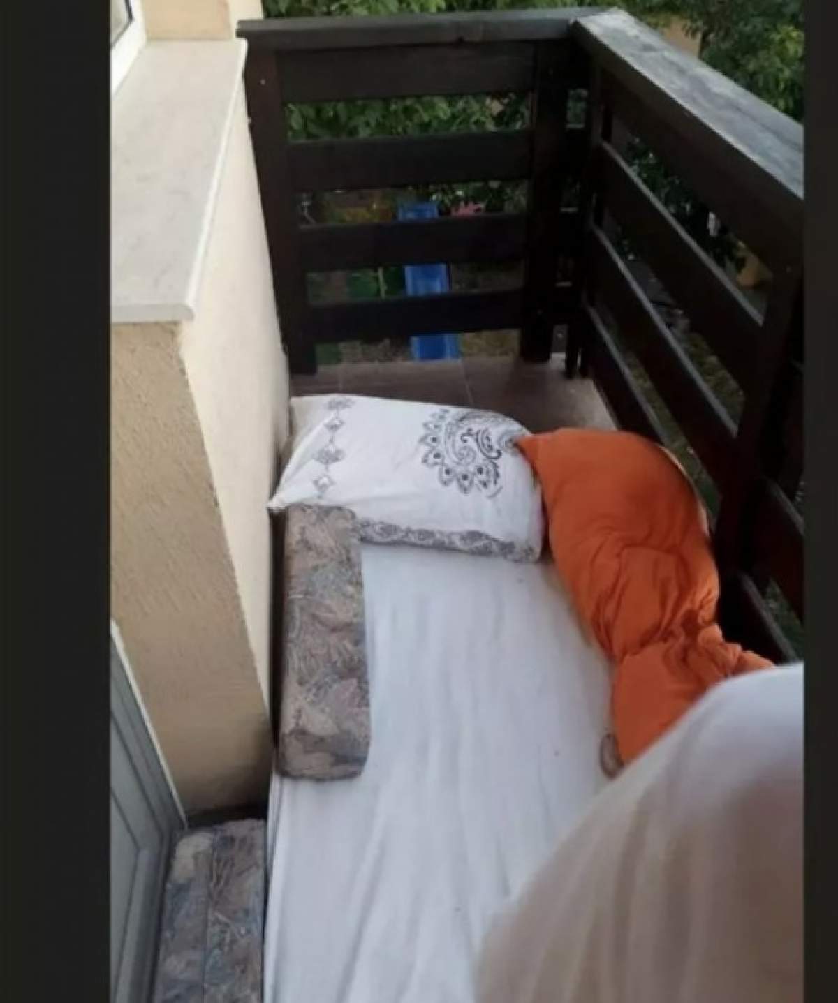 Balconul unui apartament din Cluj a fost scos spre închiriere pentru UNTOLD Balconul unui apartament din Cluj a fost scos spre închiriere pentru UNTOLD