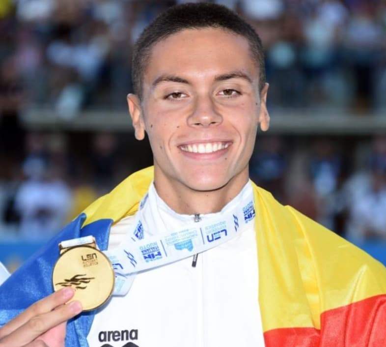 David Popovici a câștigat medalia de aur în finala Campionatului Mondial de înot pentru juniori. Sportivul a realizat din nou un timp record