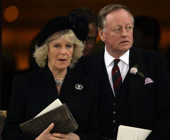 Cumm arata acum  Andrew Parker Bowles, fostul sot al reginei Camilla