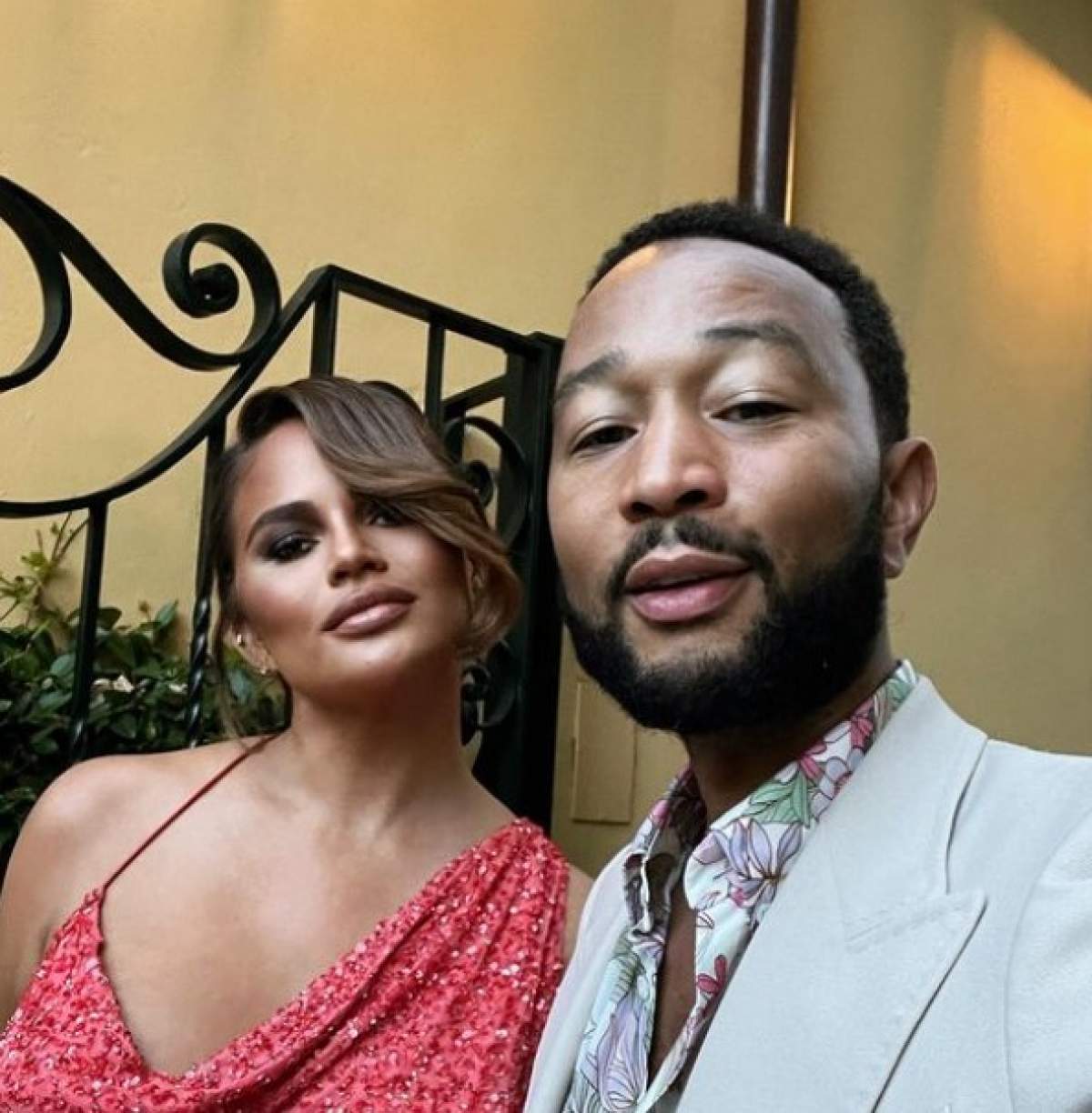 Chrissy Teigen alături de John Legend