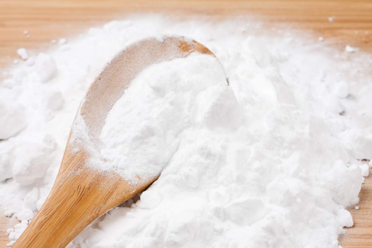 Bicarbonatul de sodiu este util pentru curățarea bucătăriei.
