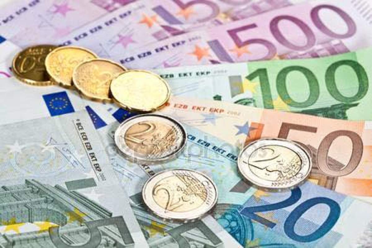 Moneda în care e bine să-și păstreze românii economiile. Analist economic: „Au câștigat cei care au schimbat euro în...”