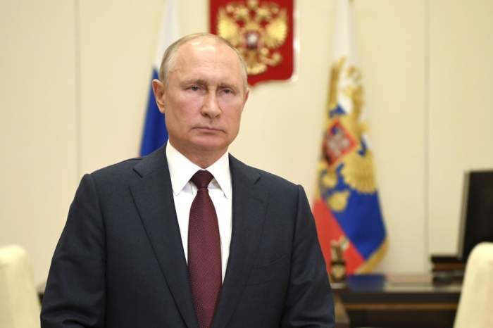 Vladimir Putin, în costum