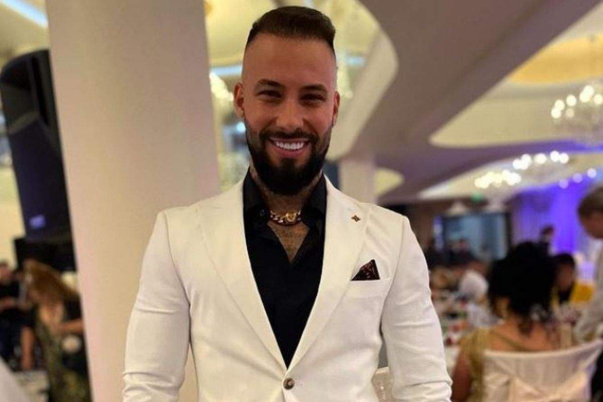 Robert Ionescu Robert Ionescu, acuzat de șantaj și înșelăciune. Ce se întâmplă cu TikToker-ul român, după ce a fost aresta