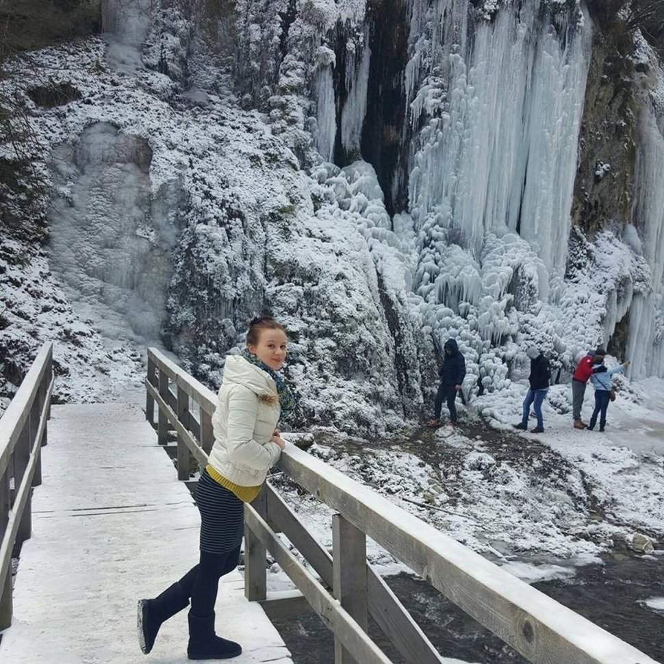 Cami, mama copilului înecat în piscina casei, găsită moartă, în Găeşti. A fost căutată ore în șir de polițiști: „Era cea mai minunată”