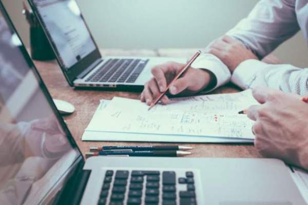 Două zodii care vor avansa în carieră. Nativii care vor fi împliniți pe plan profesional