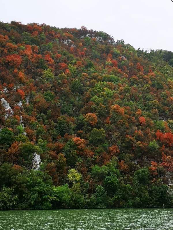 7 locuri de vizitat în octombrie. Cele mai frumoase destinații de toamnă din România