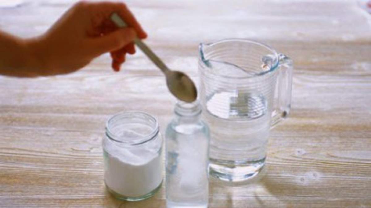 Ce se întâmplă dacă bei bicarbonat de sodiu și apă pe stomacul gol. Trucul face minuni toamna! Scapi de o mare problemă