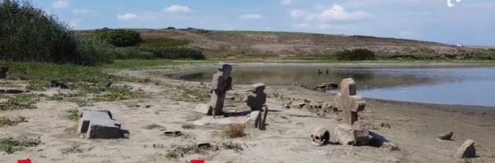 Lacul din România cu un peisaj sinistru. Ce s-a descoperit după secarea lui / FOTO
