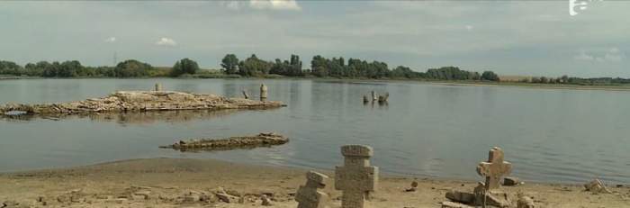 Lacul din România cu un peisaj sinistru. Ce s-a descoperit după secarea lui / FOTO