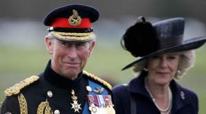 Ordinea în care urmașii la tron pot ajunge în fruntea ierarhiei, după moartea Reginei Elisabeta. Prințul Charles va domni acum sub titlul de Regele Charles al III-lea