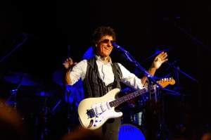 Doliu în lumea muzicii! Un chitarist celebru a murit după turneul cu Johnny Depp