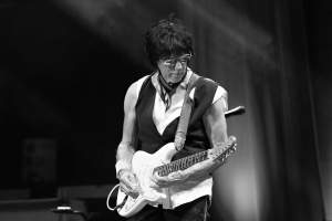 Doliu în lumea muzicii! Un chitarist celebru a murit după turneul cu Johnny Depp