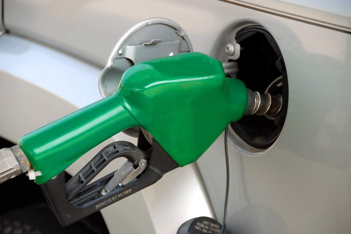 Prețul carburanților a crescut din nou! Cât costă acum 1 litru de benzină și motorină în România