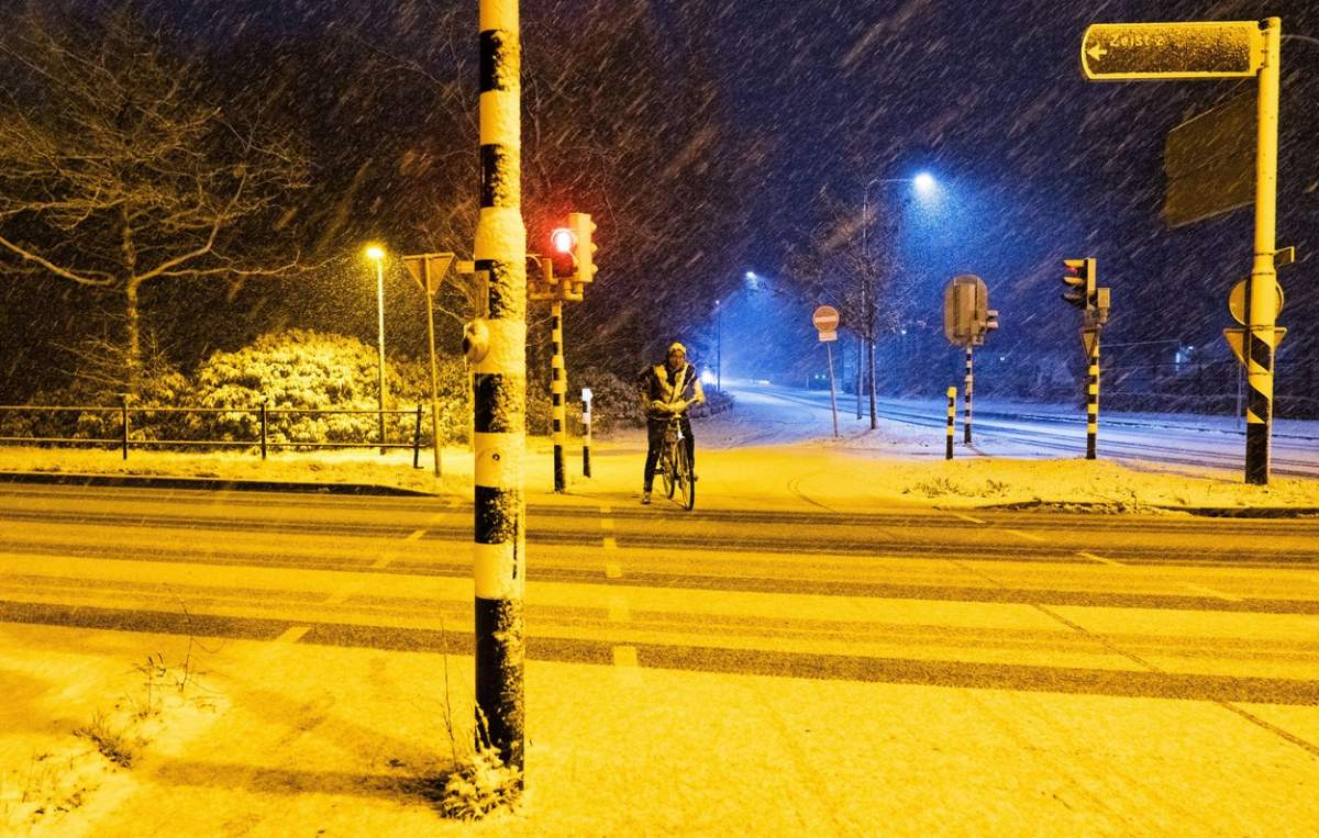 Stradă cu zăpadă
