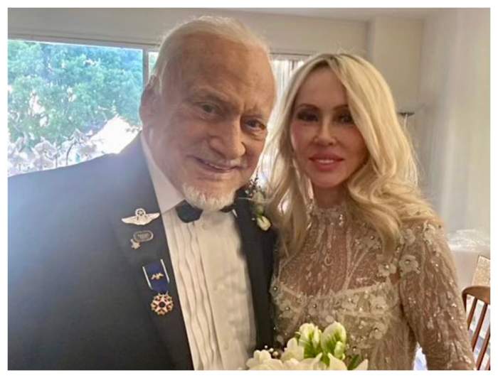 Buzz Aldrin, al doilea om care a pășit pe Lună s-a căsătorit cu românca Anca Faur. Fostul astronaut de 93 de ani este la al patrulea mariaj / FOTO