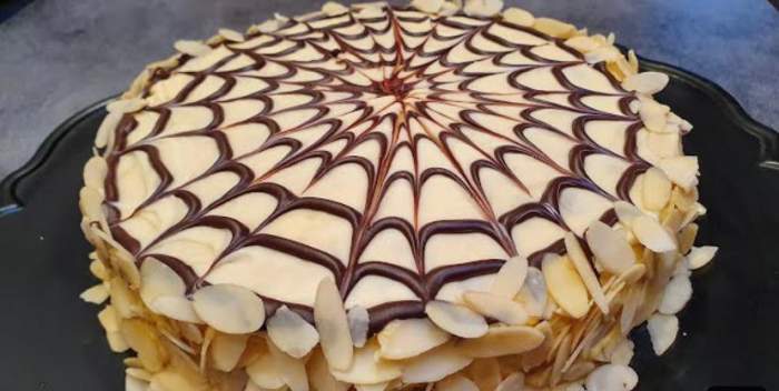 Rețetă de prăjitura Esterhazy. Un desert delicios și ușor de realizat