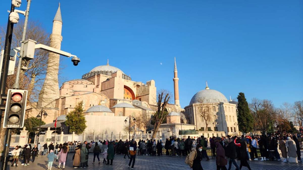 Țara unde foarte mulți români în concediu a impus taxă turistică Țara unde foarte mulți români în concediu a impus taxă turistică