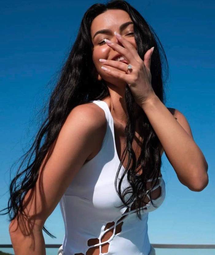 Inna a fost cerută în căsătorie de iubitul ei, Deliric. Celebra artistă s-a afișat cu un inel de logodnă pe deget / FOTO