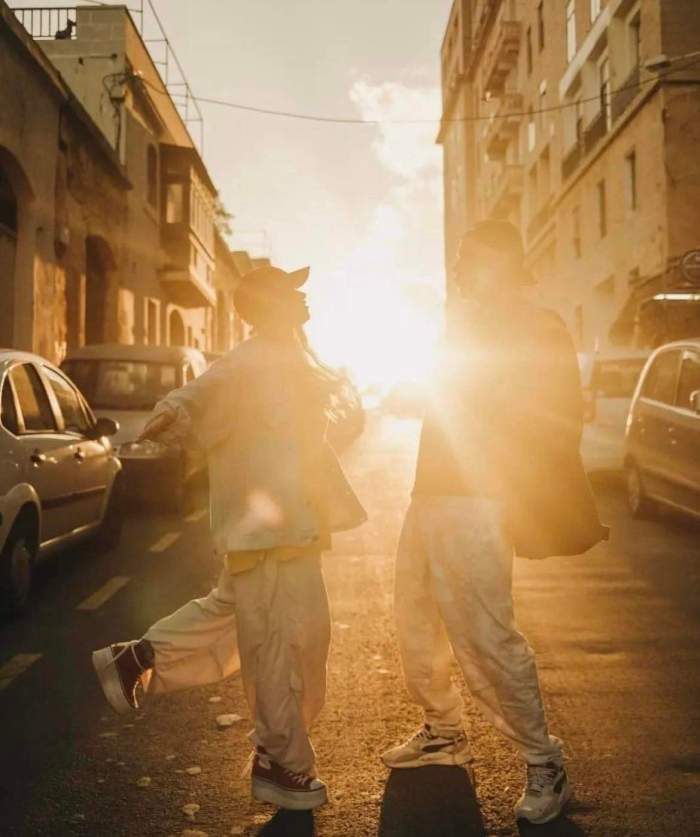 Inna a fost cerută în căsătorie de iubitul ei, Deliric. Celebra artistă s-a afișat cu un inel de logodnă pe deget / FOTO