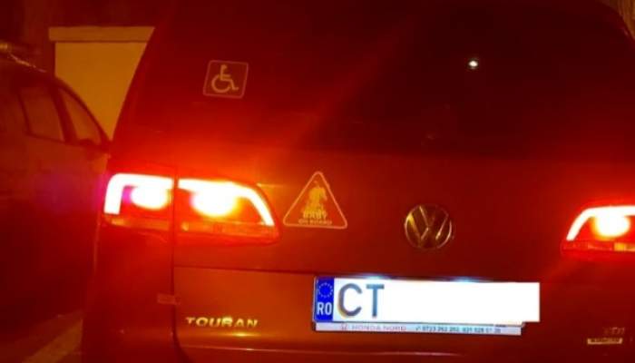 Femeie în scaun cu rotile, lăsată fără mașină de polițiști, în Constanța. Motivul pentru care agenții au ridicat autoturismul din parcarea unui hipermarket / FOTO