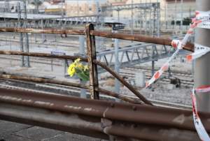 De ce spun italienii că cerșetorii români ar fi vinovați pentru accidentul de pe podul din Italia. 21 de turiști au murit în urma impactului cu solul