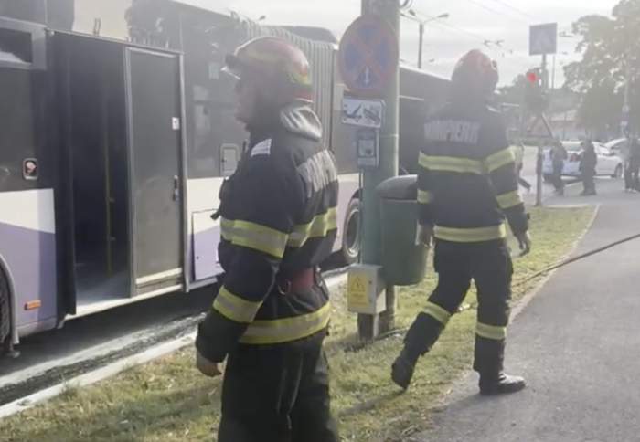 Caz neașteptat în Timișoara, în urmă cu puțin timp! Un incendiu puternic a izbucnit într-un autobuz. Aproximativ 40 de călători s-au autoevacuat