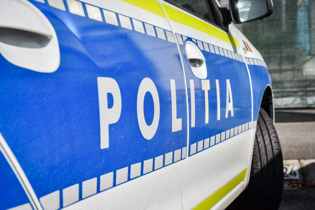 Mașina de politie La scurt timp după o nuntă, in județul Bistrița-Nasaud, un bărbat a fost ucis de fiul său cu ranga, la 2 zile după cununia fiicei.