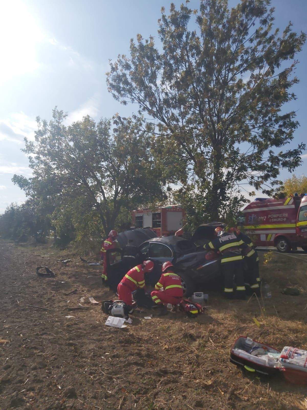 cealaltă mașină accidentată