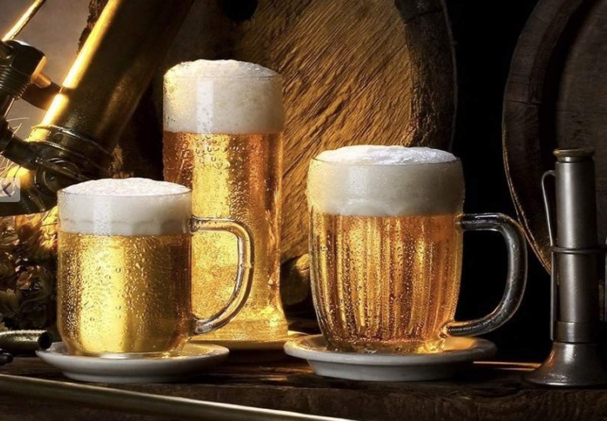 Bere in halba pe o masa Berea este una dintre cele mai consumate băuturi din întreaga lume