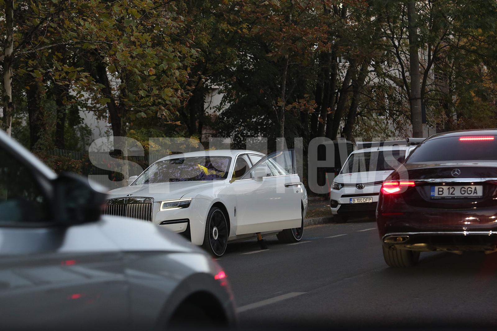 Obrazul subțire cu cheltuiala se ține! Soția lui Don Pepe, apariție spectaculoasă la volanul unui bolid de sute de mii de euro / PAPARAZZI