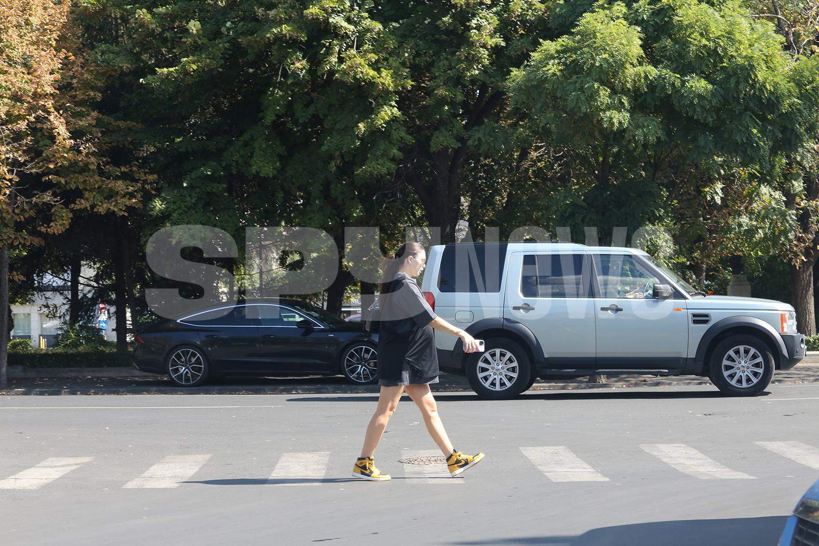 Primele imagini cu nora lui Sebastian Vlădescu însărcinată! Fostul ministru al Finanțelor va deveni bunic din închisoare / PAPARAZZI