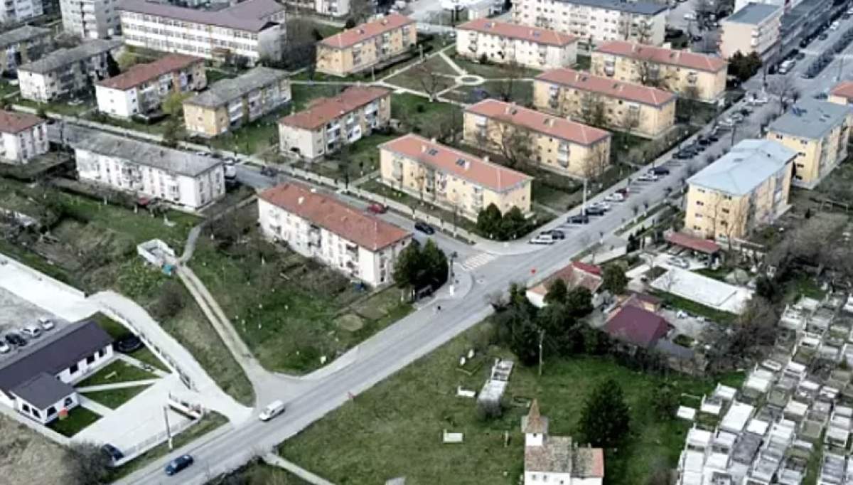 Orașul Călan Recent, un mormânt al unei persoane importante a fost găsit printre blocuri.