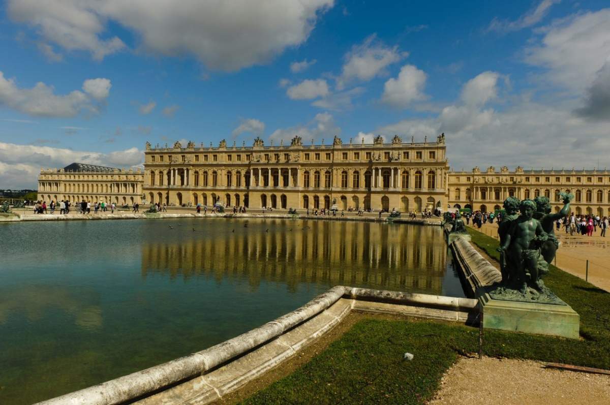 Palatul Versailles din Paris