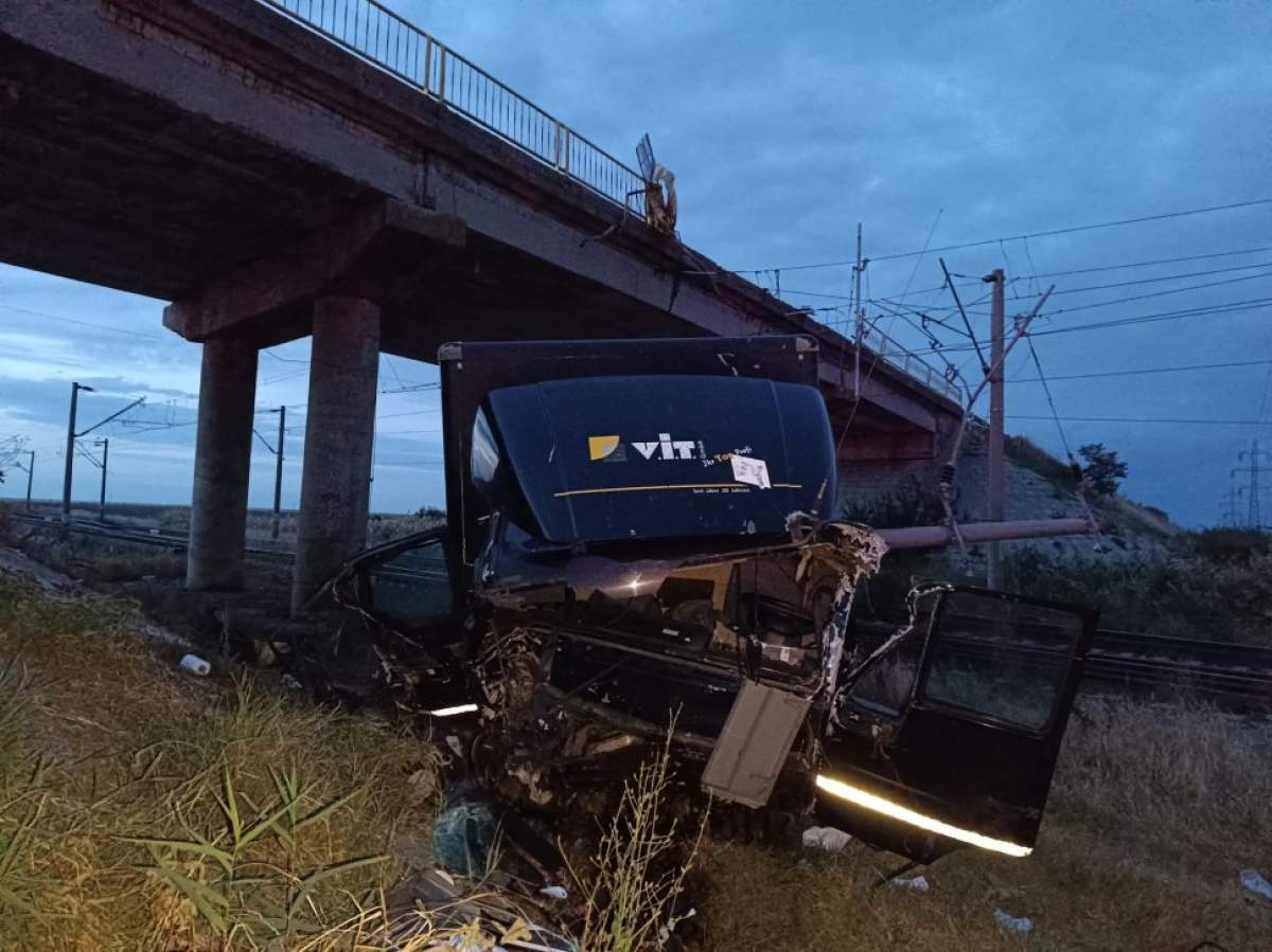 Accidentul s-a produs între două localități. imagine de la locul accidentului