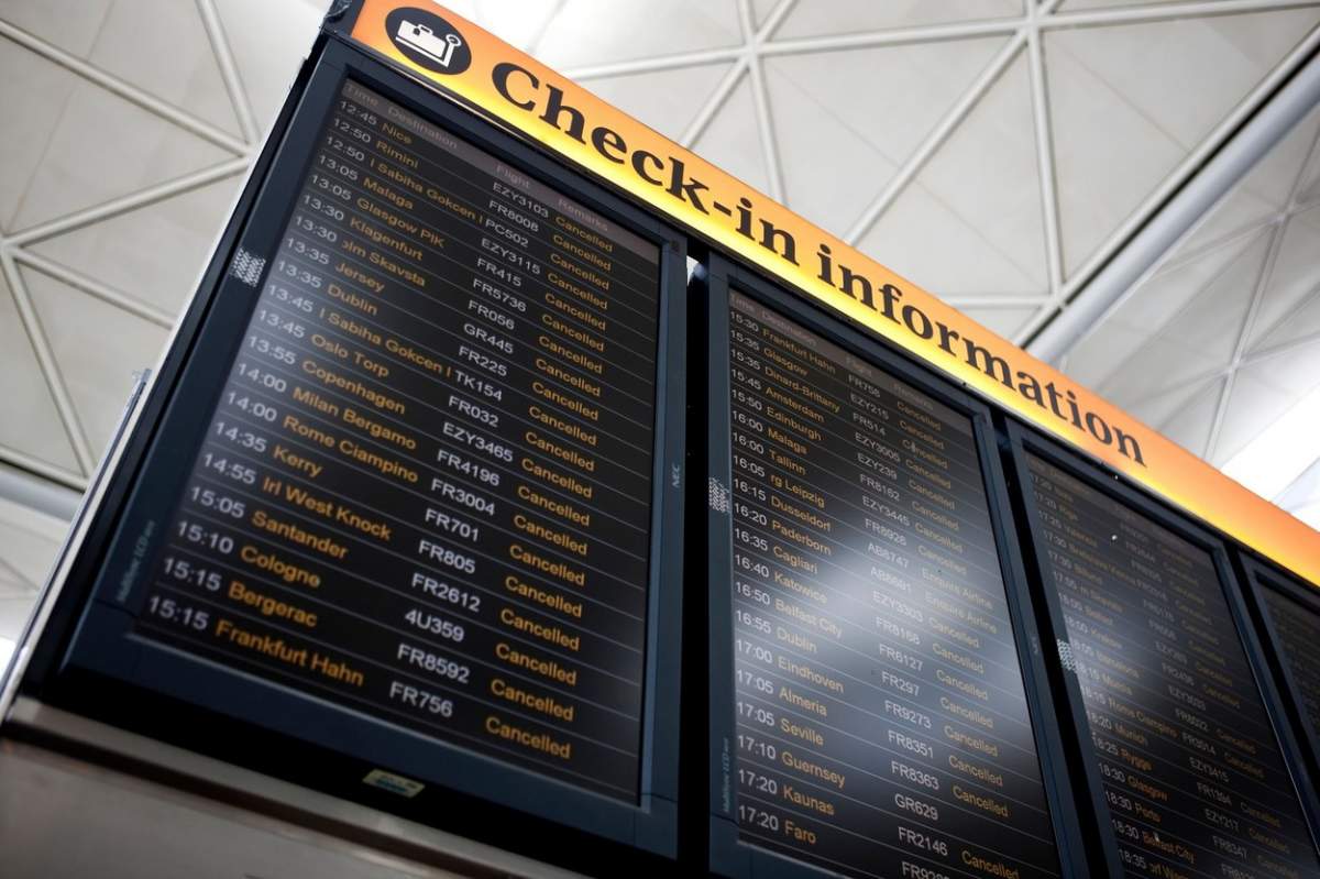 Toate zborurile dinspre și dinspre Aeroportul Londra Stansted din Essex au fost anulate