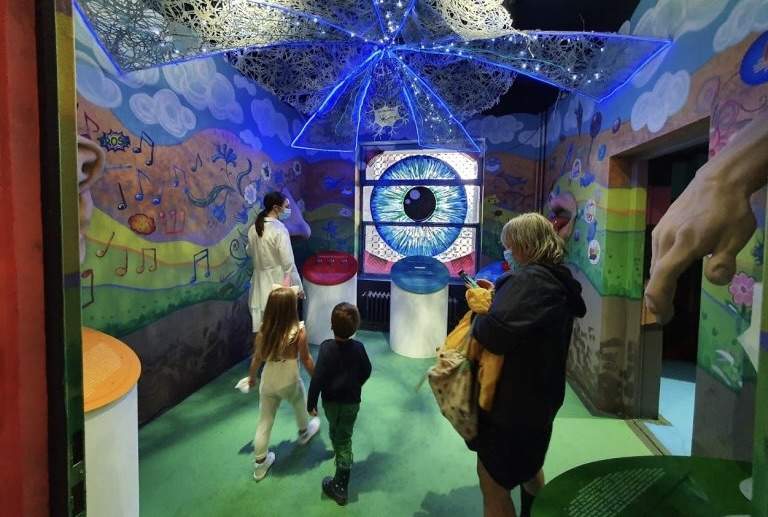Elevii ar putea avea acces gratuit la concerte, spectacole și muzee pentru școlari și liceeni