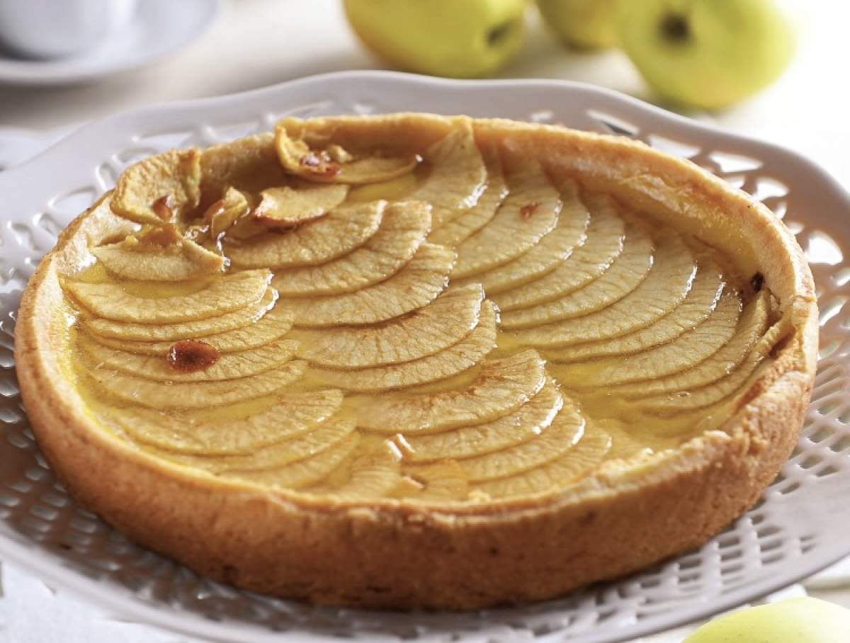 Rețetă de tort de mere franțuzesc cu coniac este un desert aparte