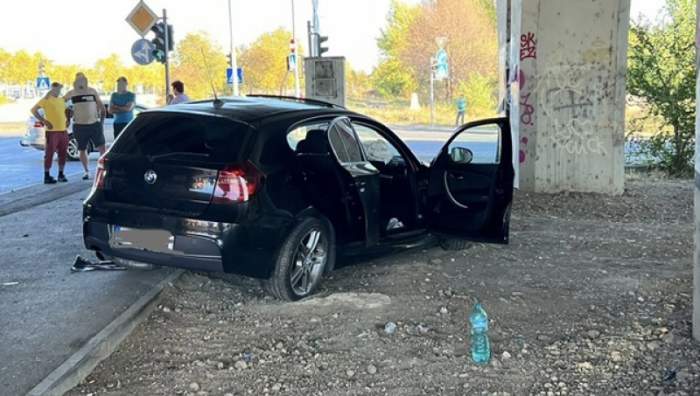 BMW-ul implicat în accident