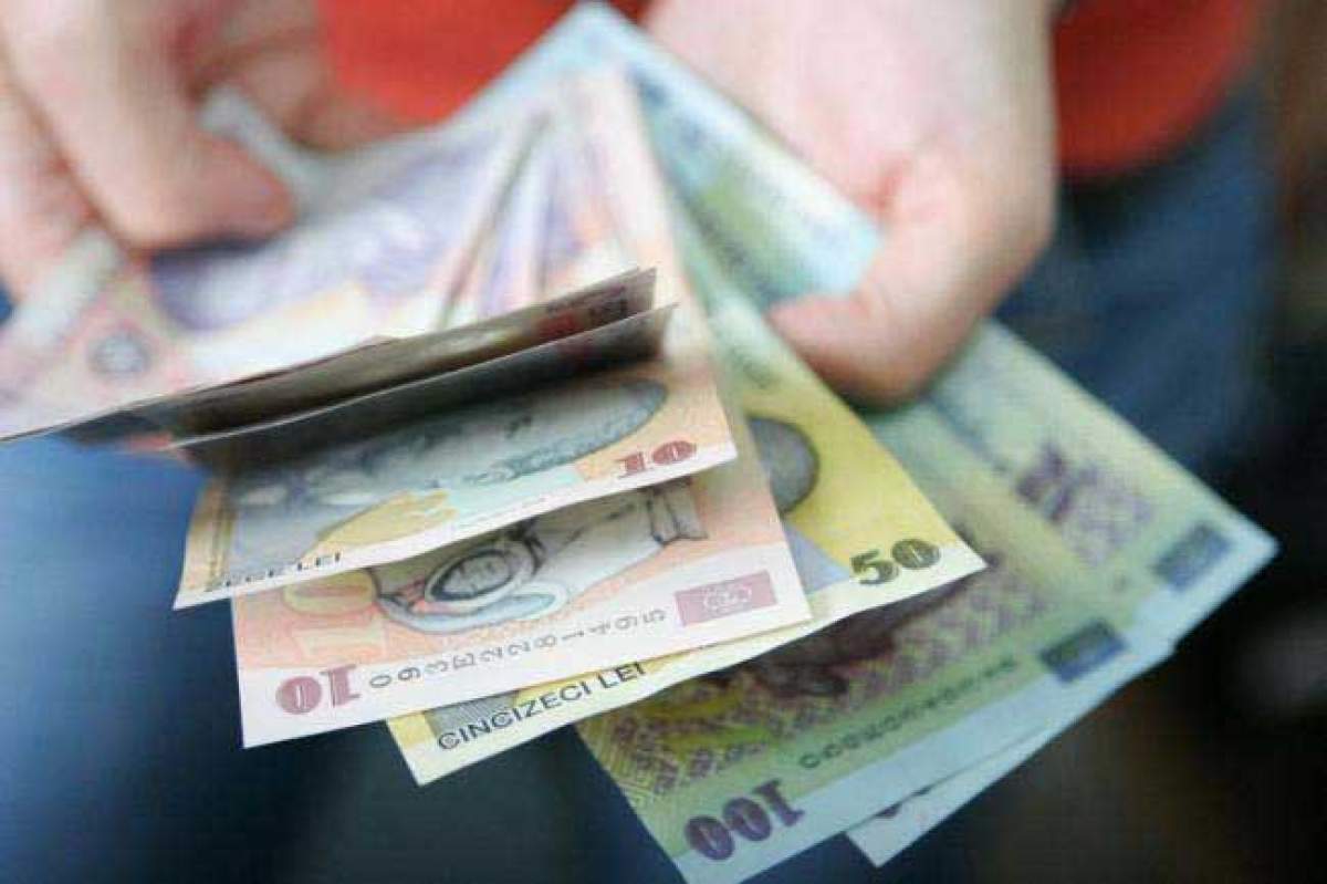 Românii nu vor mai primi prima de Crăciun sau al 13-lea salariu în 2023