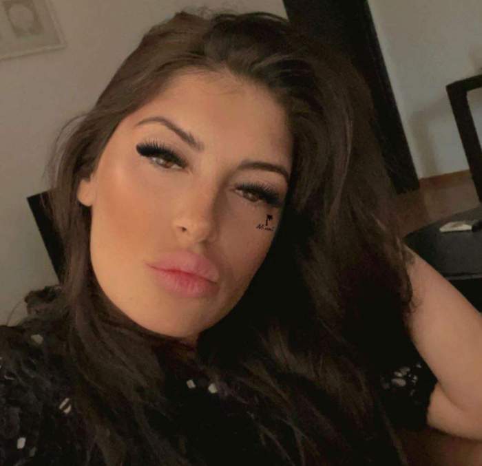 gabriela cristoiu selfie in casa