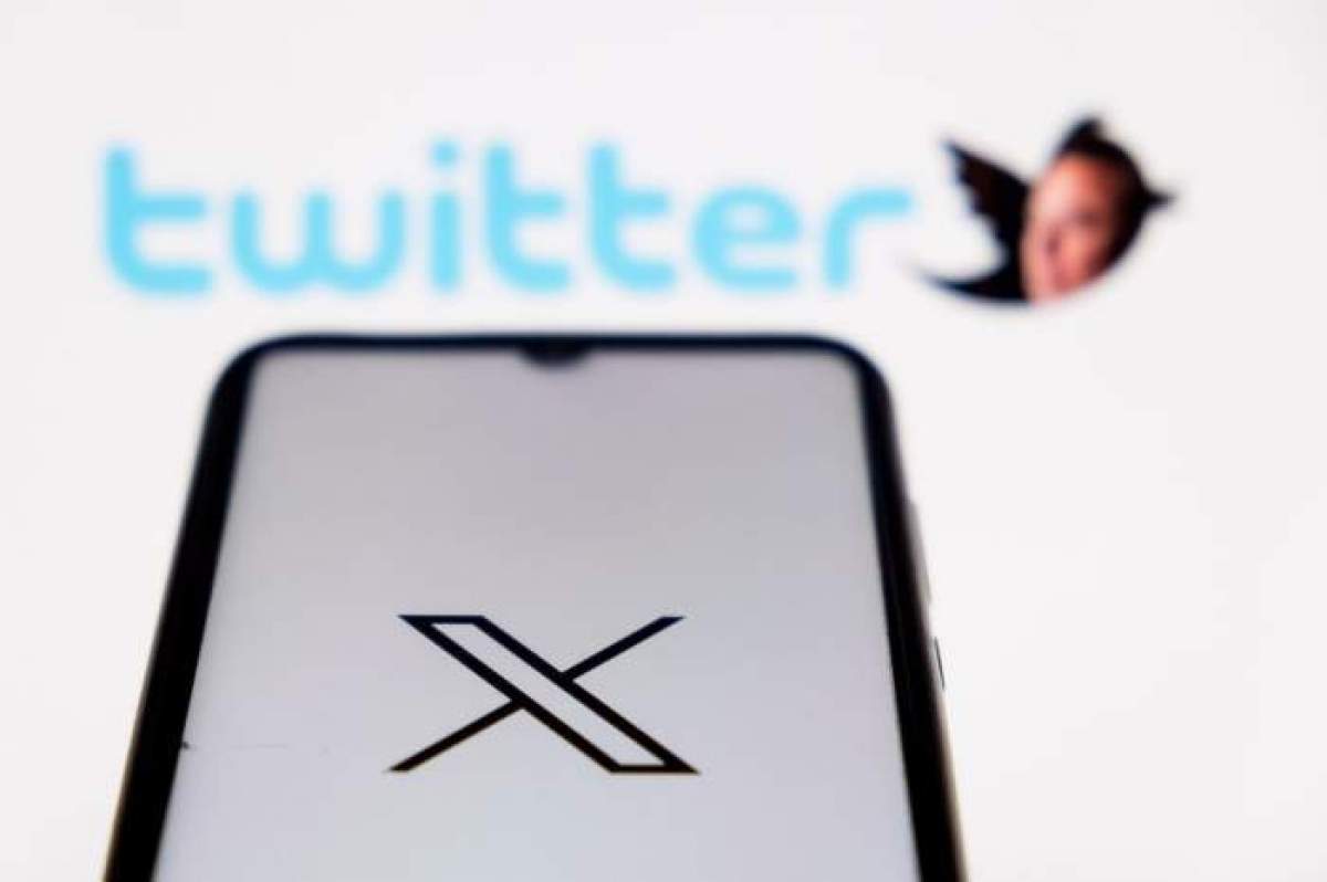 Logo platforma X și vechiul logo Twitter