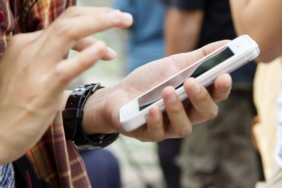 Atenție! O nouă înșelătorie prin telefonia mobilă face victime în rândul românilor. La ce numere de telefon nu trebuie să răspundeți niciodată