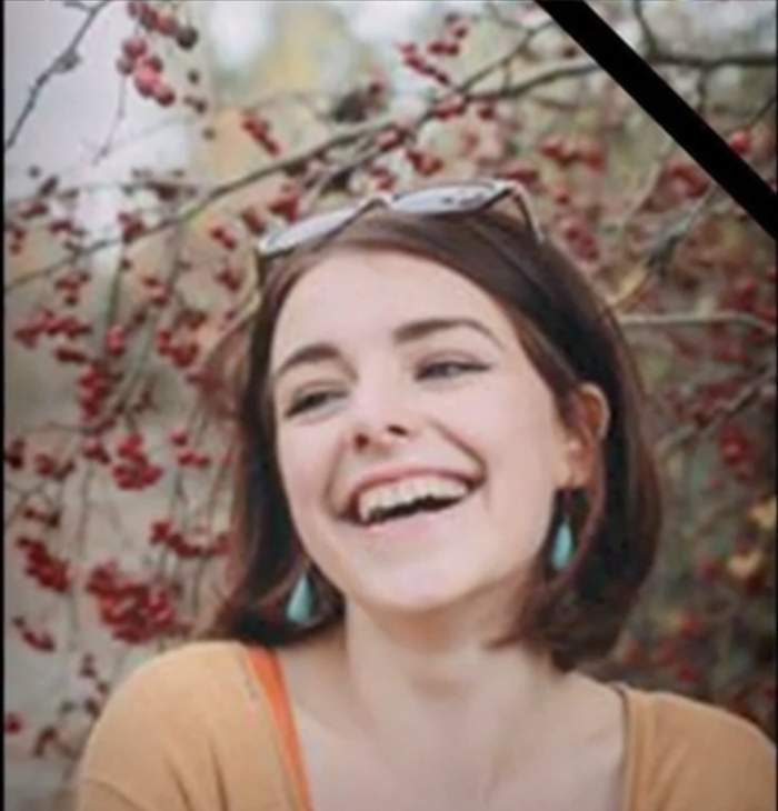 O artistă din România, în vârstă de 23 de ani, a fost găsită moartă în Budapesta. Mama tinerei nu are bani pentru a-i aduce trupul neînsuflețit acasă