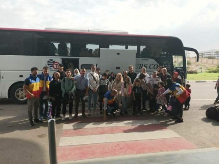 Au ajuns în România cei 41 de români din Fâșia Gaza, cu dublă cetățenie, dintre care aproape jumătate sunt copii. Au sosit la Baza 90 din Otopeni în jurul orei 4 dimineața