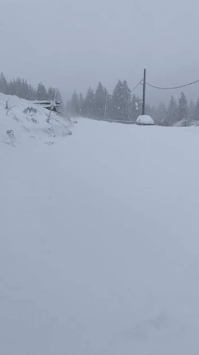 Zăpadă a făcut prăpăd în mai multe stațiuni montane preferate de români