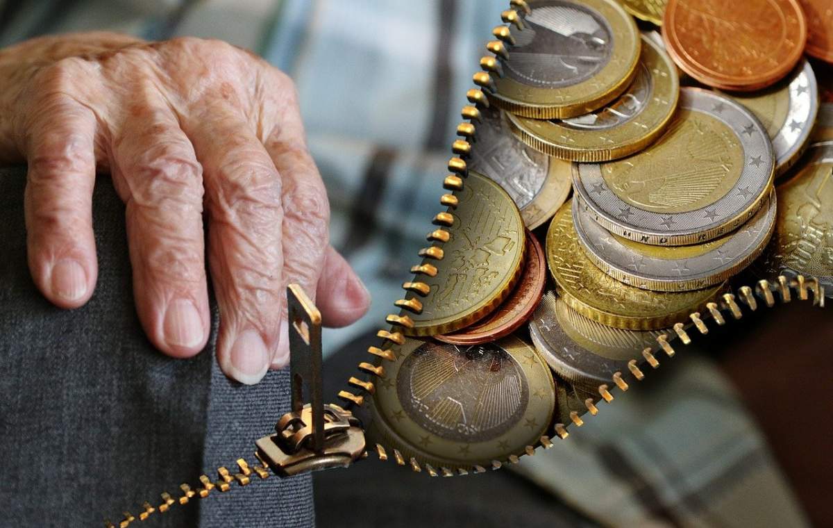 Cât va ajunge pensia minimă după majorările în 2024. Anunțul făcut de ministrul Muncii
